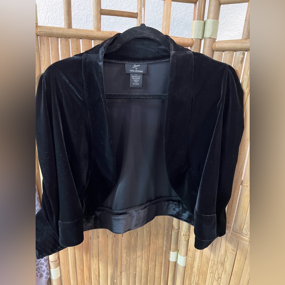 Nina Leanard velvet cropped jacket. Large/ gathered sleeves.